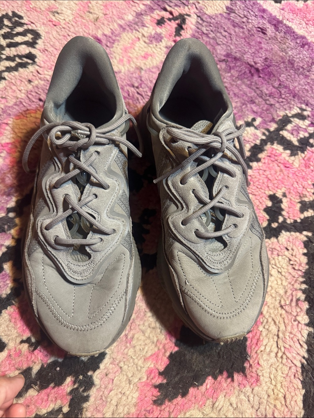Women’s Adidas Ozweego Sneakers Size 8